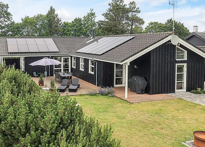 10 Person In Semesterbostad Hadsund