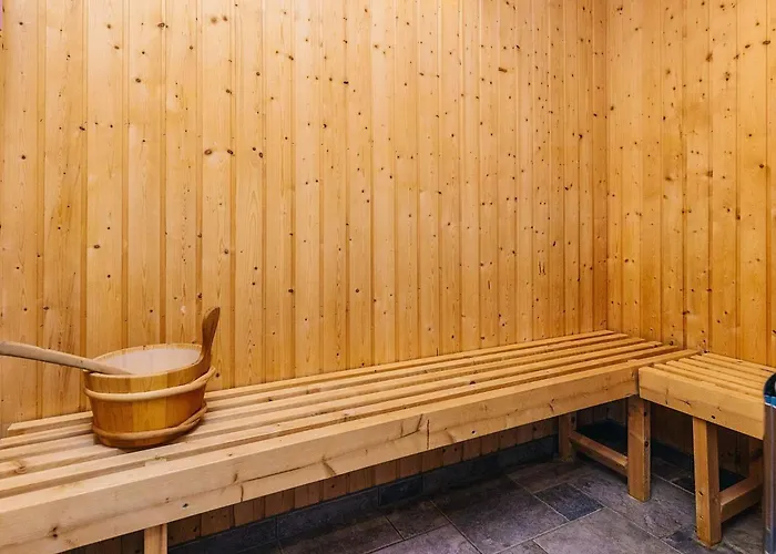 10 Person In * Hadsund